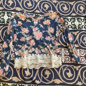 rue21 floral shirt with lace size small